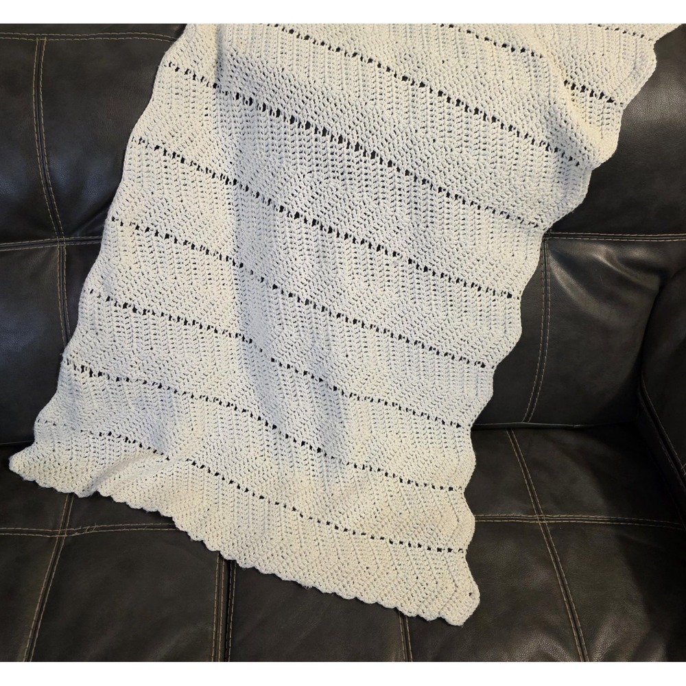 Vtg Handmade Granny Afghan Off White Colored Zig Zag Blanket 32 X 54